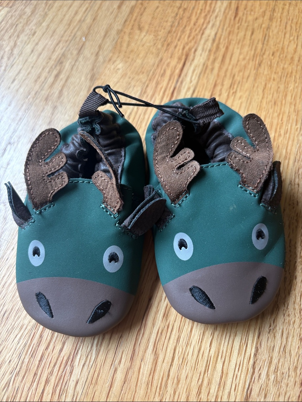 Moose Moccasin infant size 4 Slip-On Shoes - Green